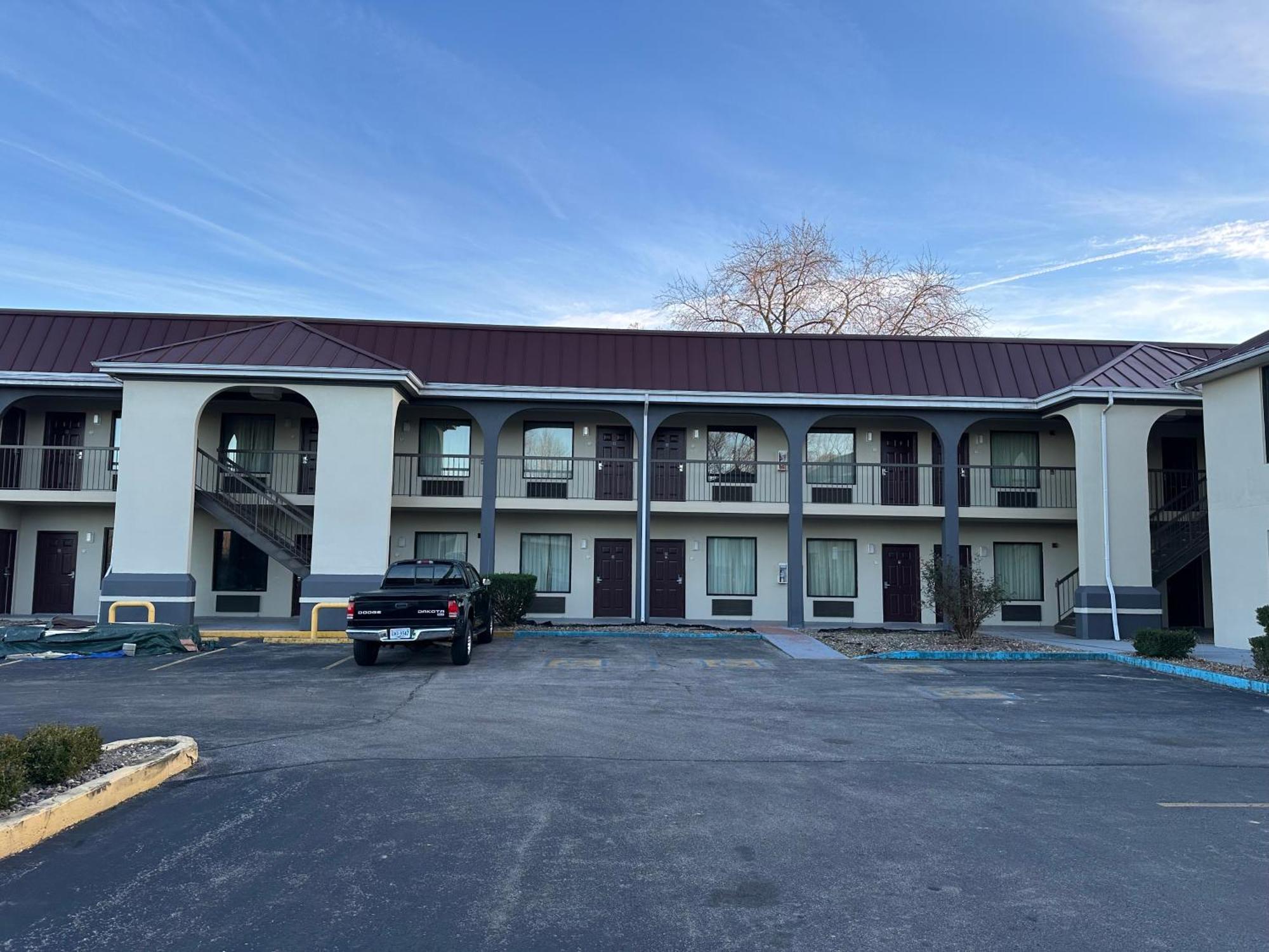 Quality Inn 2*