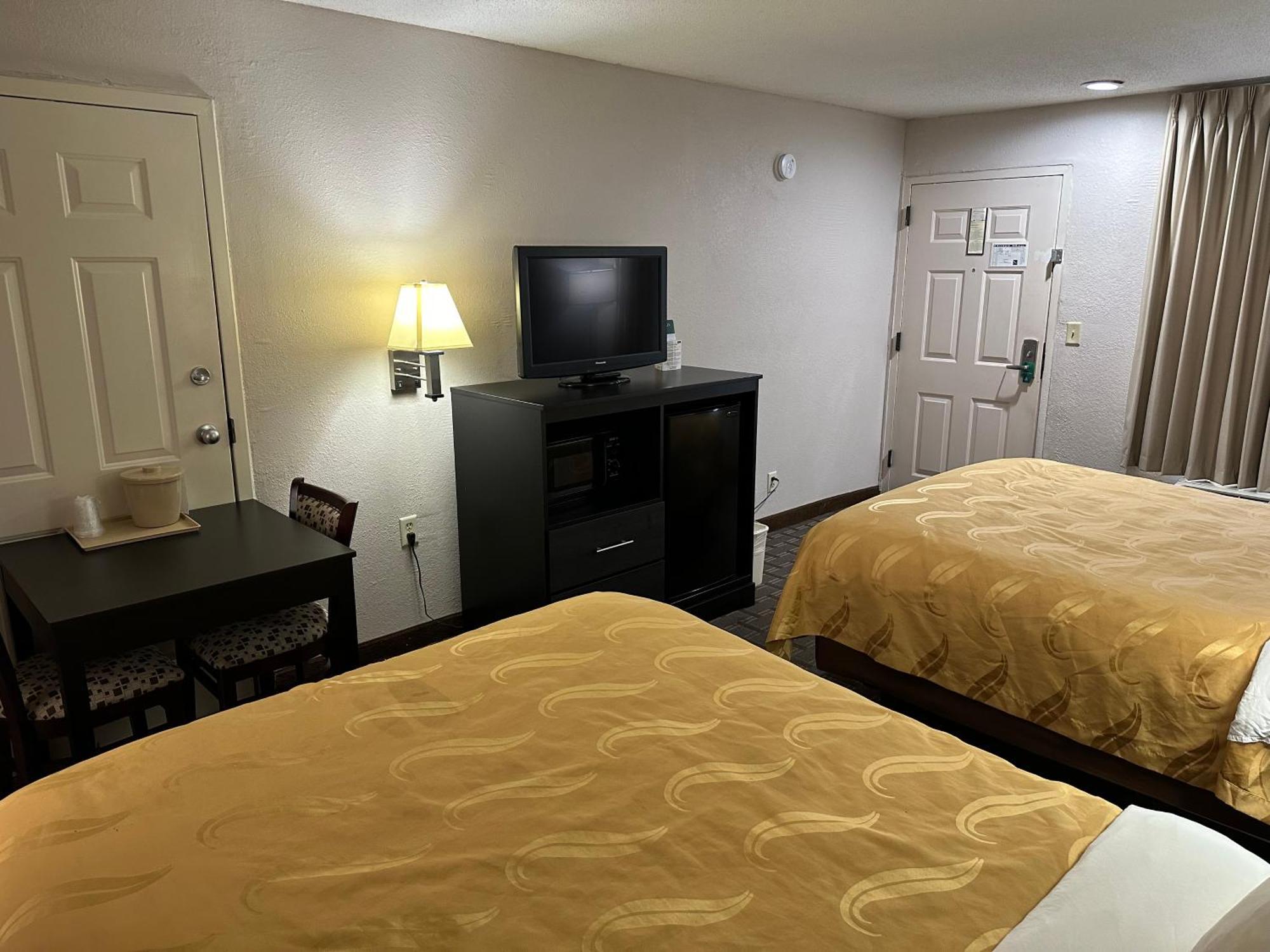Quality Inn 2*
