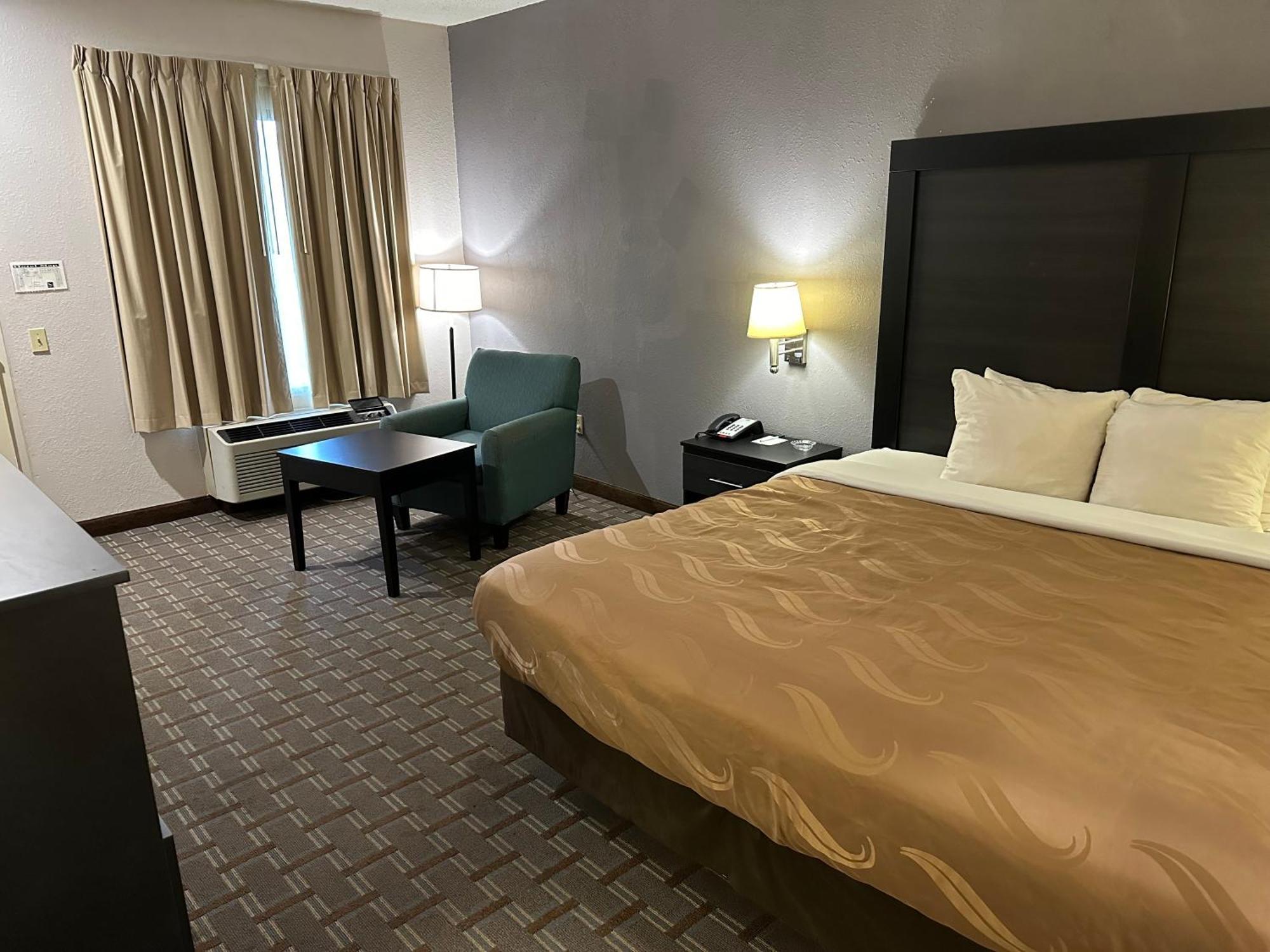 Quality Inn 2*